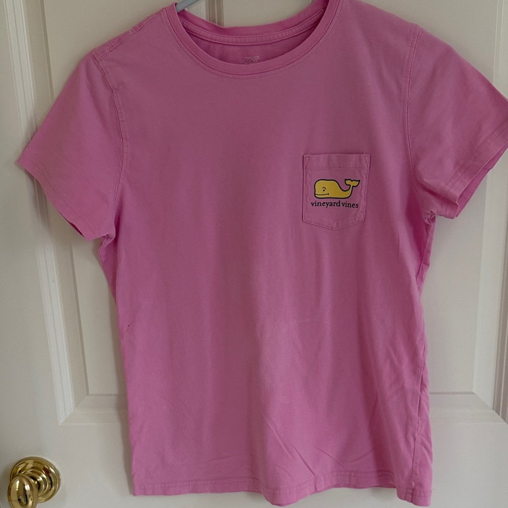 Vineyard Vines Girls pink, size sm short sleeve tee.
